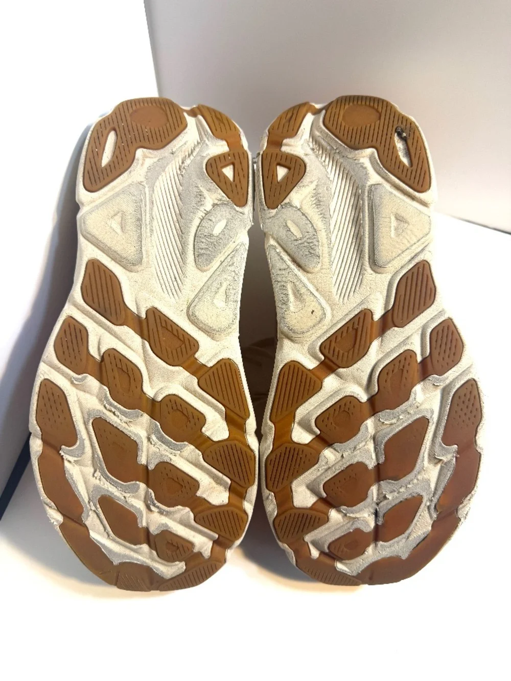 ☀️ HOKA Clifton 9 SNC Running Shoes. used but With Box. Sz 10 B
